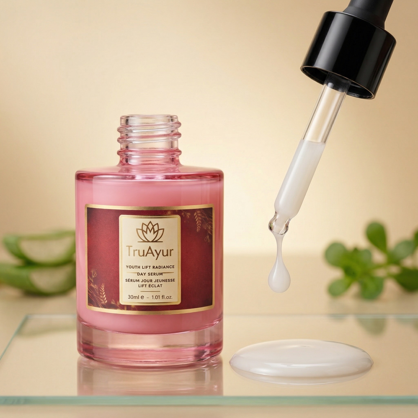 8-Kräuter Ayurvedisches Radiance-Tagesserum mit Syn-Ake-Peptid für intensive Feuchtigkeitsversorgung, ganztägige Ausstrahlung und sichtbare Straffung.